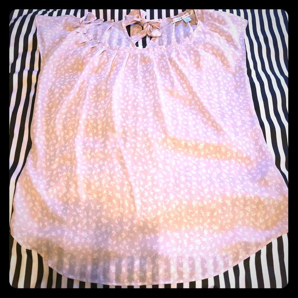 Sleeveless blouse